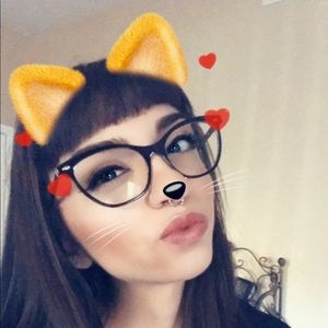 Meet your Posher, Elise